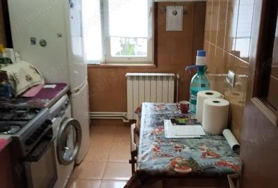 Apartament cu 3 camere decomandat în Far - 8
