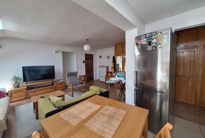 Apartament cu 3 camere semidecomandat, mobilat în Florești - 2