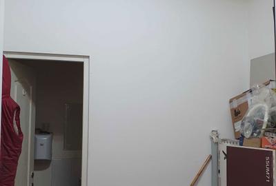 Spațiu comercial, de 85 mp, în Central - 6