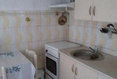 Casă cu 7 camere cu Teren 1000 Mp în Central