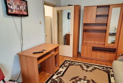 Proprietr, inchiriez garsoniera 32mp, central, confort 1,etaj 3, balco Proprietr, inchiriez garsoniera 32mp, central, confort 1,etaj 3, balco - 2