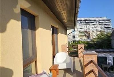 Casa renovata 200mp pe 2 niveluri,parcare, curte cu foisor,Centru, str.Nicolae B - 8