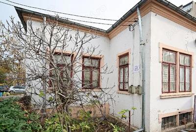 Casă cu Teren 704 Mp în Central - 4