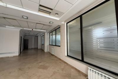 Spațiu comercial, de 81 mp, în Romană - 1
