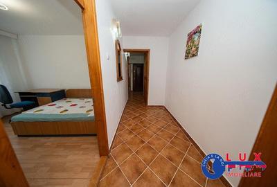 Apartament cu 3 camere decomandat în E3 - 10
