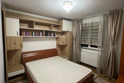 Garsonieră decomandată în Titan