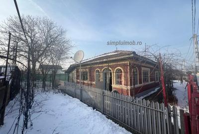 Casă individuală cu 3 camere cu Teren 300 Mp în Glina