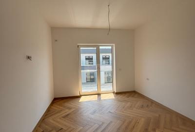 Penthouse cu 3 camere decomandat în Torontalului - 11