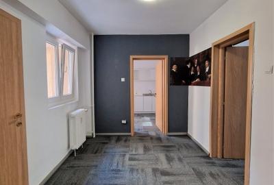 Apartament cu 2 camere semidecomandat în P-ța Victoriei - 7