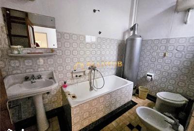 Casă cu 4 camere semidecomandat cu Teren 274 Mp în Ana Ipătescu - 1