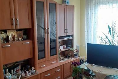 Apartament cu 2 camere decomandat în Apărătorii Patriei