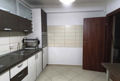 Apartament cu 3 camere semidecomandat în Apărătorii Patriei - 2