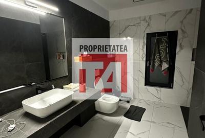 Casă cu 4 camere cu Teren 6.5 Mp în Central