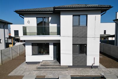 Casă cu 4 camere cu Teren 300 Mp în Berceni