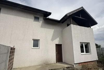 Vanzare casa tip duplex cu 3 camere - 1