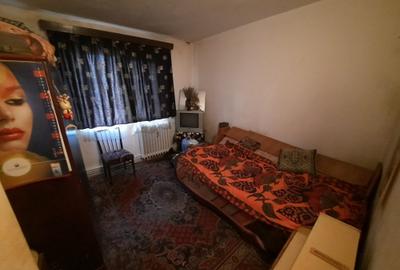 Apartament cu 2 camere, zona Alexandru cel Bun