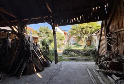 Casa de vanzare cu curte spatioasa loc relaxare si gradina Cornatel - 9