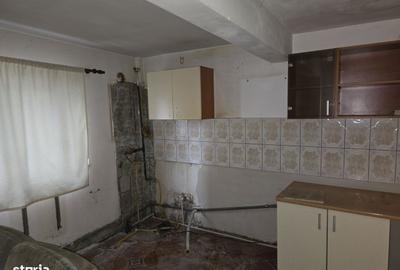 Spațiu comercial, în Dămăroaia - 12