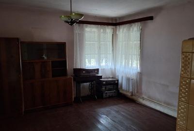 Casă individuală cu 3 camere cu Canalizare în Central - 4