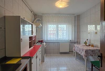 Apartament cu 3 camere decomandat în Titan - 6