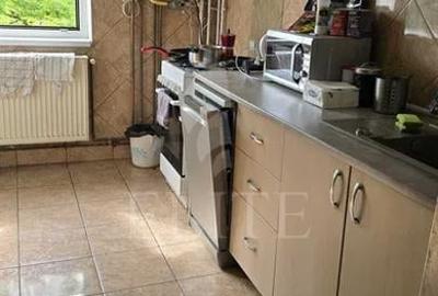 Apartament cu 4 camere decomandat în Mărăști