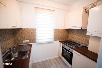 Apartament cu 3 camere decomandat, mobilat în Central