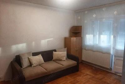 Inchiriez ap.o camera in Zona Lipovei, et.3, suprafata utila de 28 mp. - 7