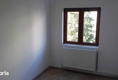 Apartament cu 3 camere în Micro 17 - 2