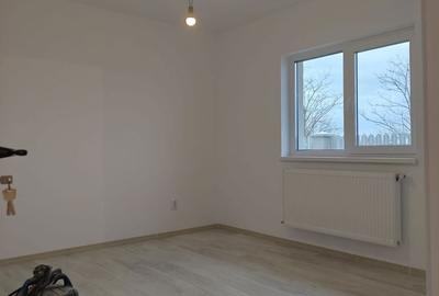 Casă cu 4 camere în Săbăreni - 13