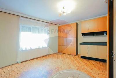 Casă cu 5 camere cu Canalizare în Calea Clujului - 8