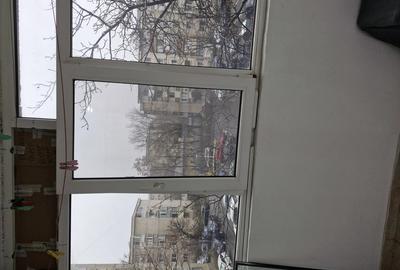 Apartament cu 3 camere decomandat în Rahova