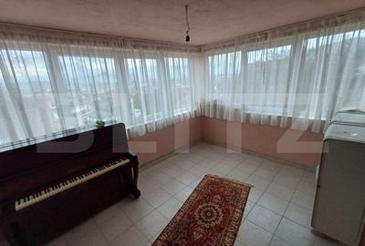 Casa cu 6 camere, 420 mp + 10 arii teren, - 10