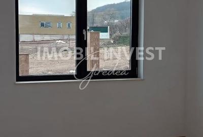 Casă cu 4 camere în Central - 4