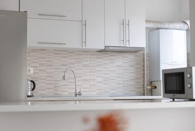 Apartament cu 2 camere decomandat, mobilat în Tractorul - 5