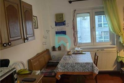 Apartament cu 3 camere decomandat în Răcădău - 3