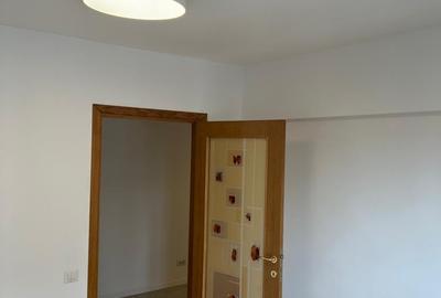 Calea Victoriei, bloc 1980, renovat complet,  nemobilat, pretabil locuit/birouri - 7
