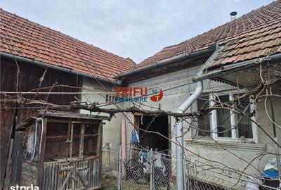 Casă cu 5 camere cu Teren 1651 Mp în Bărăbanț - 3