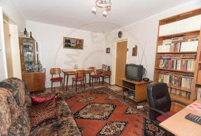 Apartament 3 camere Calea Bucuresti Etaj 1, Pitesti - 1