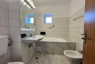 Apartament / Birou 3 camere decomandat, 95 mp, 2 bai + 2 balcoane | Decebal - 5