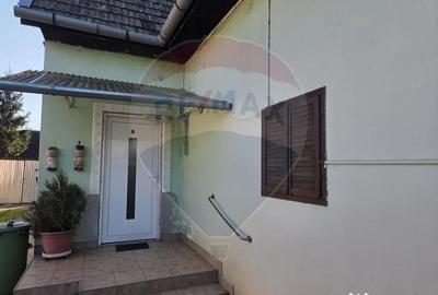 Casă cu 5 camere cu Canalizare în Salonta - 3