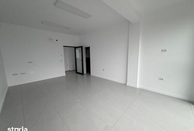 Spațiu comercial, de 30 mp, în Central - 4