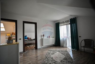 Casă cu 4 camere cu Teren 1000 Mp în Podu Oltului - 15