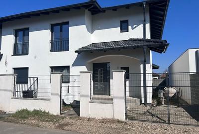 Casă cu 4 camere în Plopi - 12