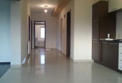 Apartament cu 3 camere decomandat în Central - 2