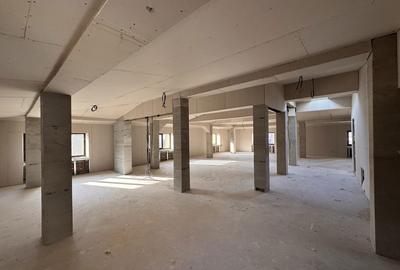 Casă cu 4 camere cu Teren 900 Mp în Central - 2