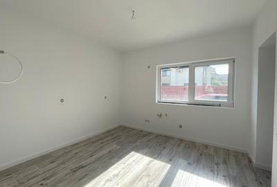 Duplex cu 4 camere cu Canalizare în Central - 7