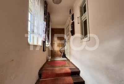 Casa de vanzare cu curte spatioasa loc relaxare si gradina Cornatel - 7