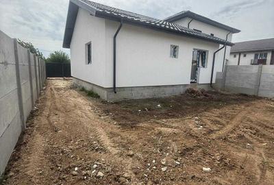 Casă cu 3 camere cu Canalizare în Vârteju - 2