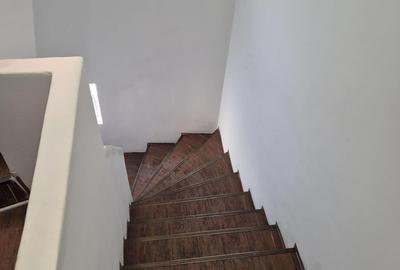 Casă cu Teren 80 Mp în Victoriei