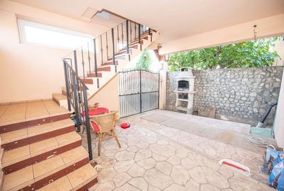 Casa Vila cu 4 camere de vanzare, 157 mp, comercial, birou, central - 6